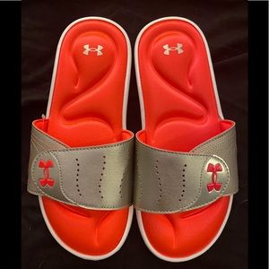 Women's UA Ignite IX Slides under amor